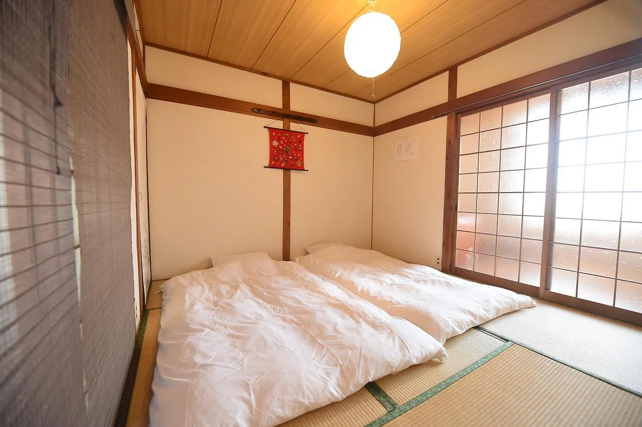 Meguli Villa Kyoto 0*,